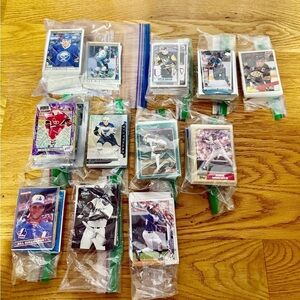 Lot Of 11 Mixed Hockey And Baseball  550 Cards​​​​​​